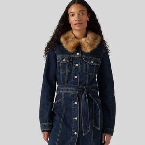 Levi's Women's Mob Wife Trucker Jacket